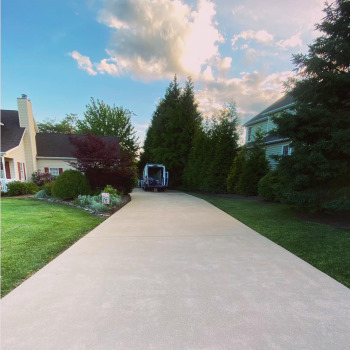 concrete driveway that looks new